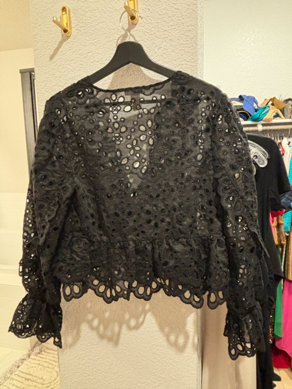 H&M Eyelet Peplum Top - Picture 4 of 4